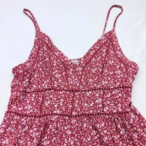 American Eagle Outfitters Red Floral Romper w/ pockets - Picture 4 of 12